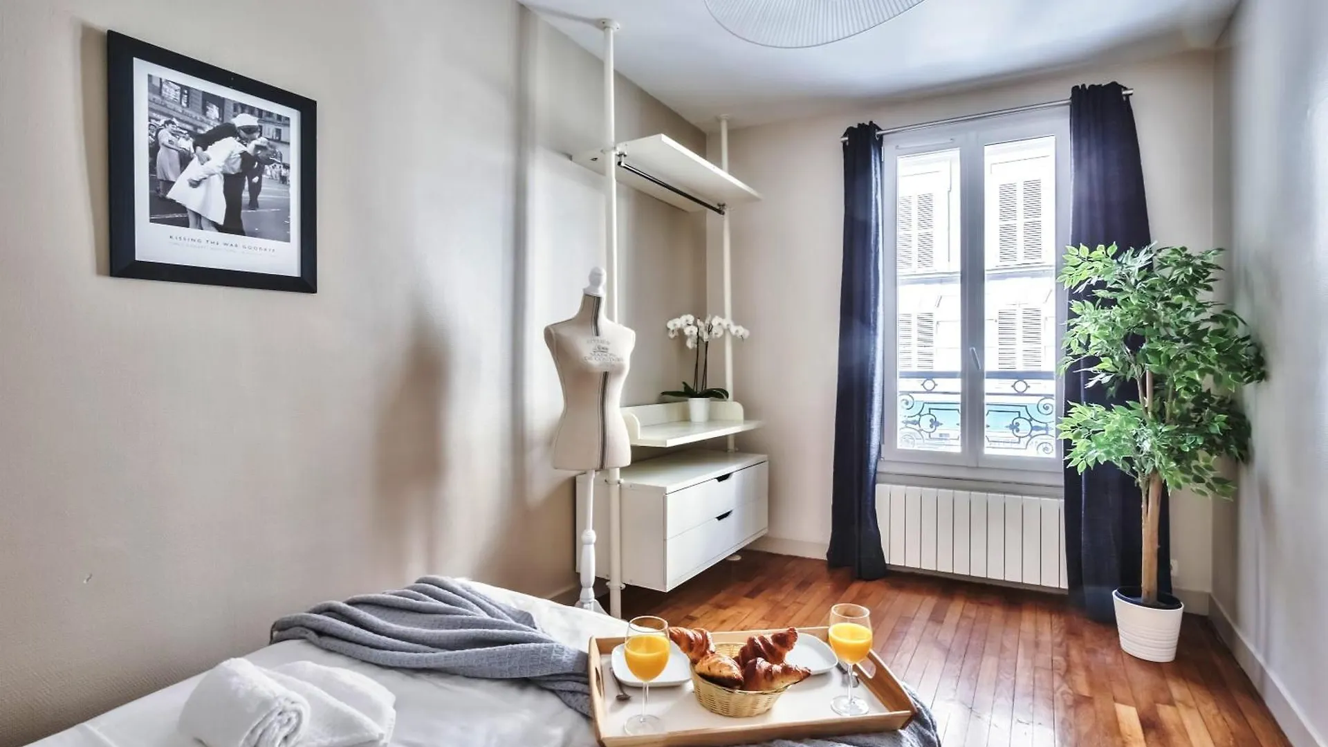 831C Friendly Property In Paris Apartment