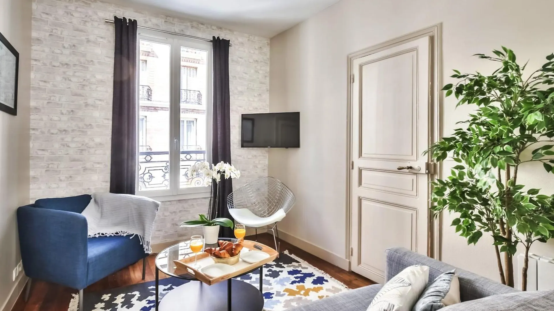 831C Friendly Property In Paris Apartment