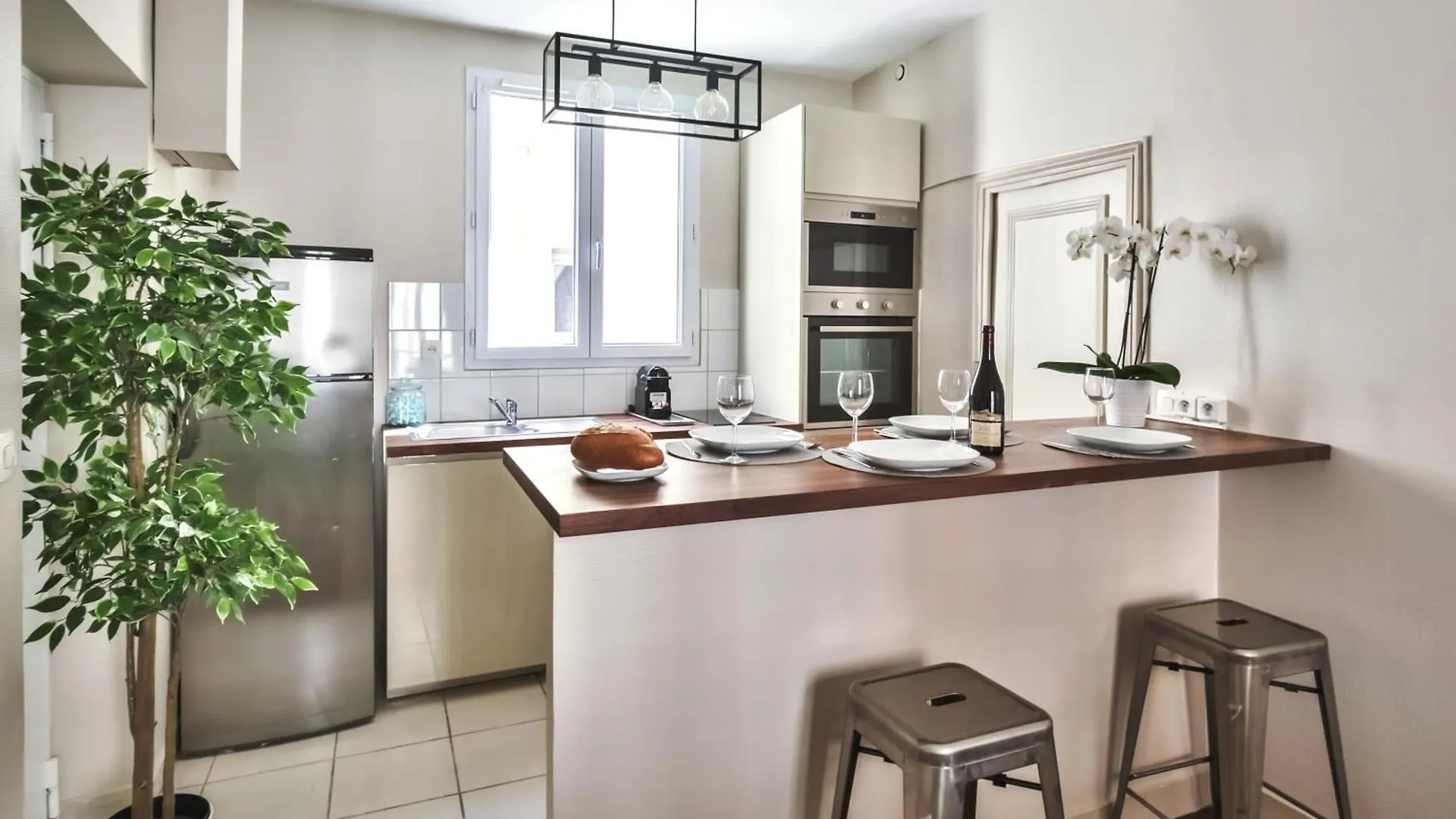 831C Friendly Property In Paris Διαμέρισμα