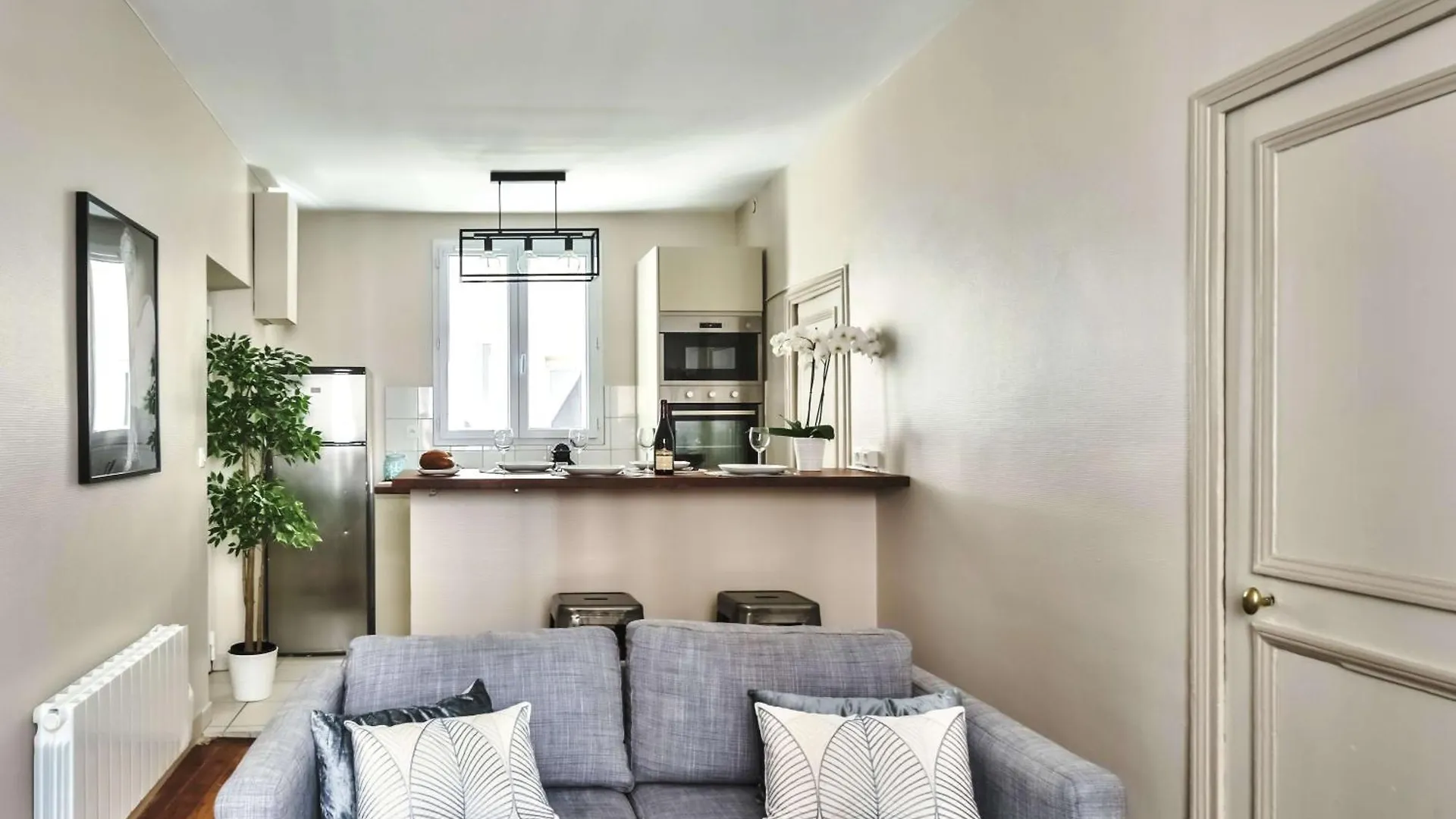831C Friendly Property In Paris Διαμέρισμα 0*,